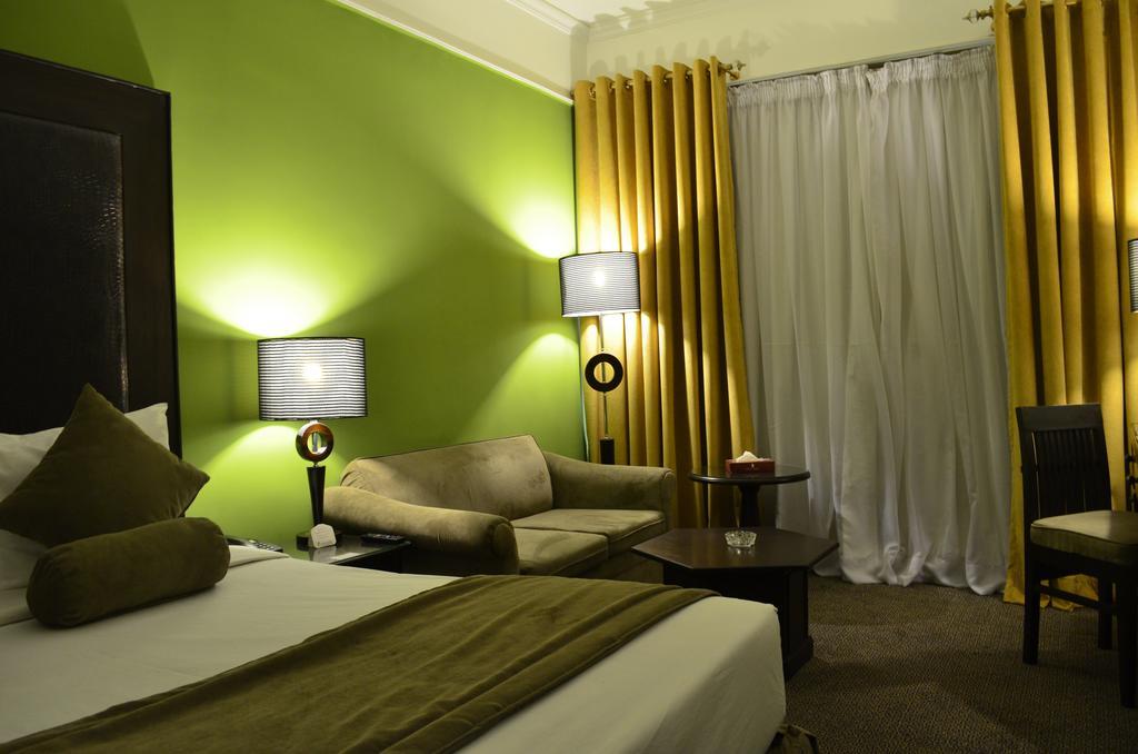Smart Hotel Lahore Room photo