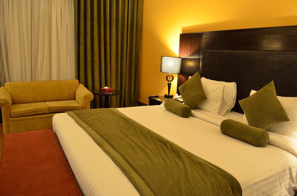 Smart Hotel Lahore Room photo