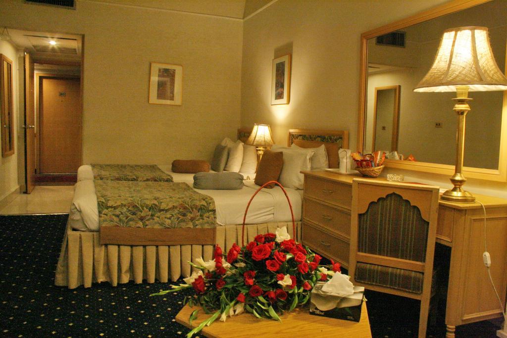 Smart Hotel Lahore Room photo