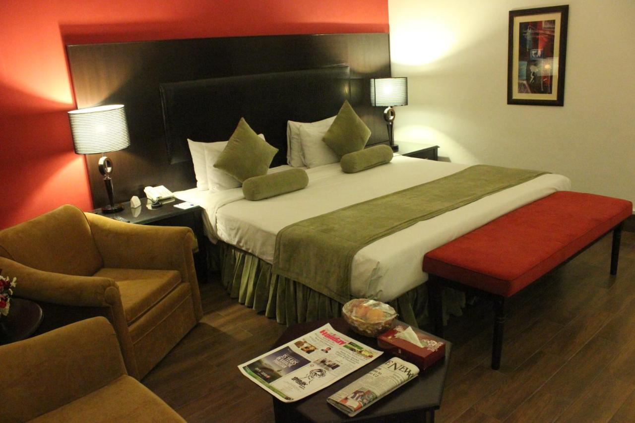 Smart Hotel Lahore Exterior photo