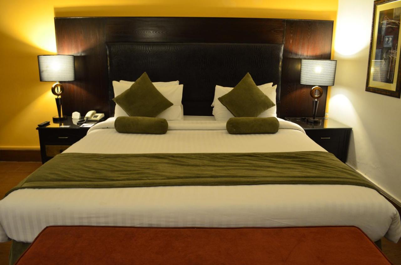 Smart Hotel Lahore Exterior photo