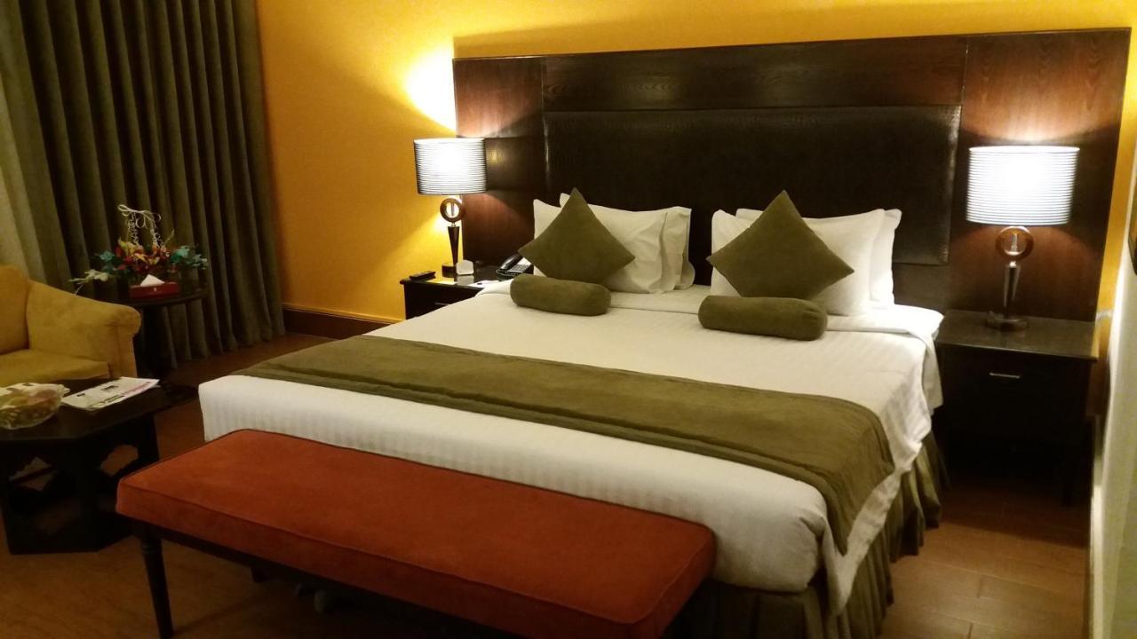 Smart Hotel Lahore Exterior photo